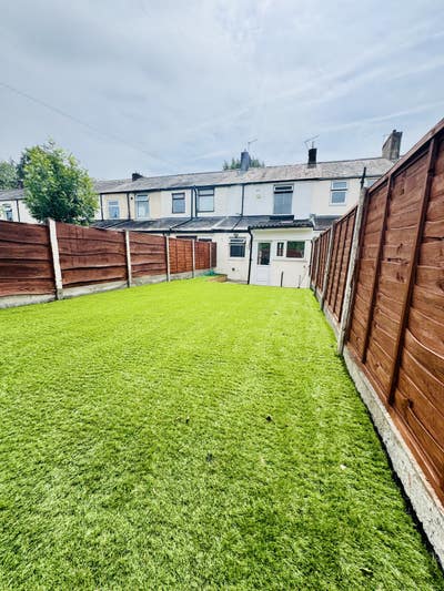 Charming 3-Bedroom Family Home- Your Perfect Haven Main Photo