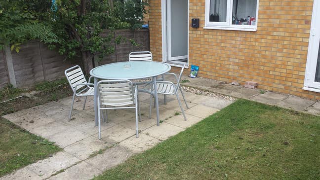 Ensuite double for couple ideal for Hospital staff Main Photo