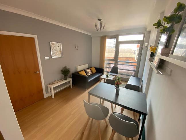 Cozy 3 bed flat ( whole flat let) in City Center  Main Photo