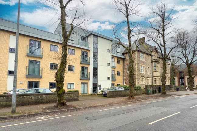 Double Room Available – Cathedral Road, Cardiff –  Main Photo