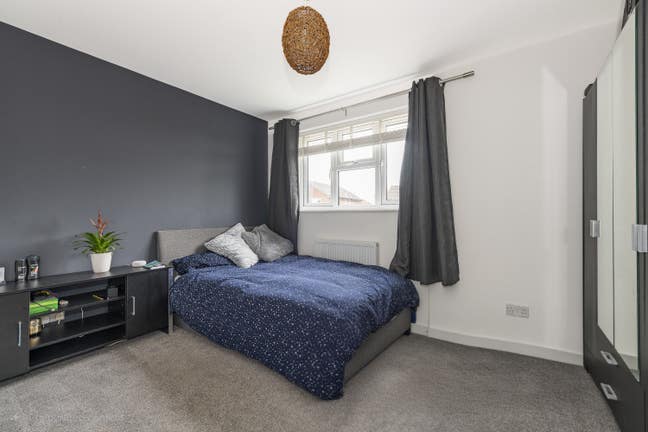 Double room in family home Main Photo