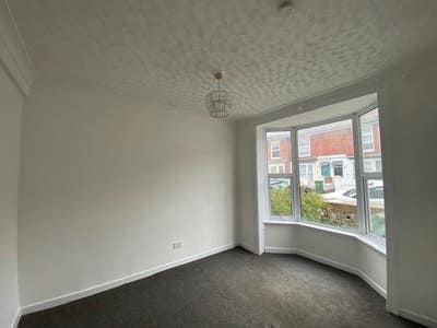 Unfurnished Room available Now  Main Photo