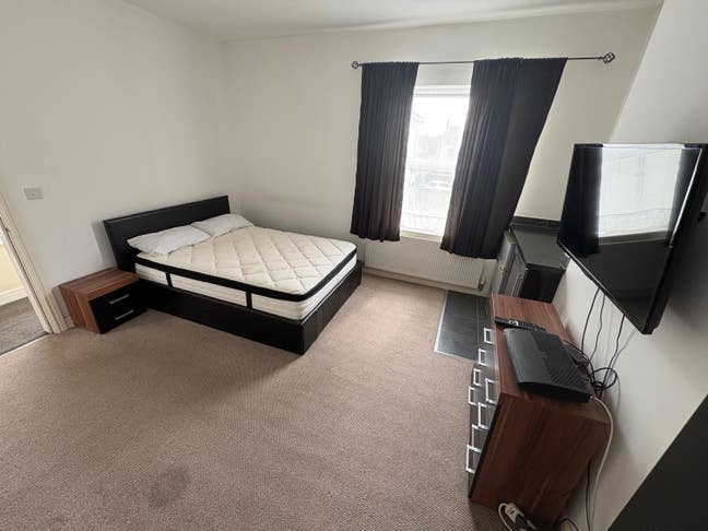 Double room to let Main Photo