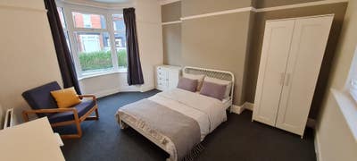 Available September - Spacious Double Room  Main Photo