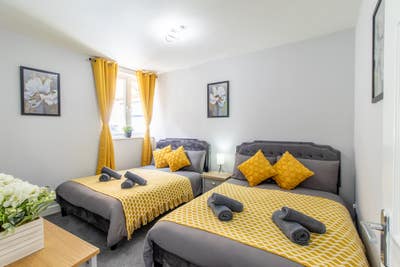 Spacious 2 Bed Room House  Main Photo
