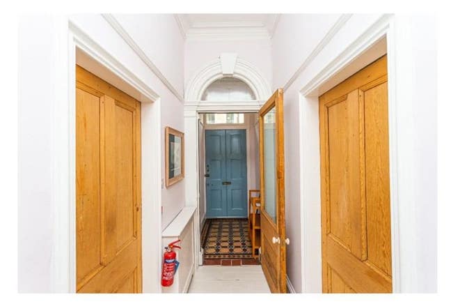 1 student wanted for 4 bedroom flat Main Photo