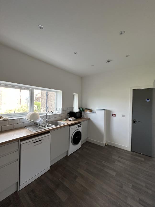 Shared House on Westoe Road in South Shields - Fiv Main Photo