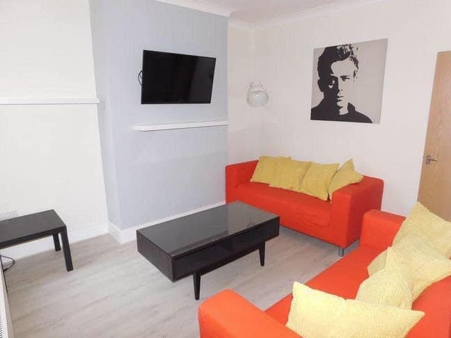 4 Bedroom House (3 X DBL 1 X SGL) Main Photo