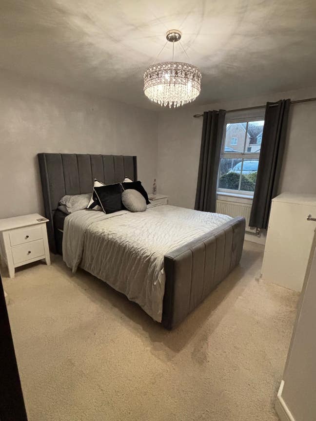 Double bedroom with en-suite available  Main Photo
