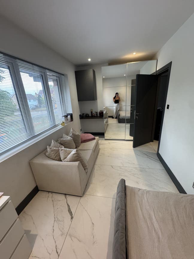 Spacious, Modern Rooms in Worcester Park Main Photo