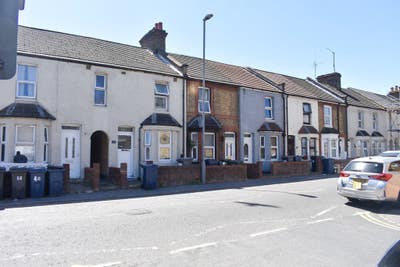 1 Bedroom Flat To Let (5 Min Walk From Town Centre Main Photo