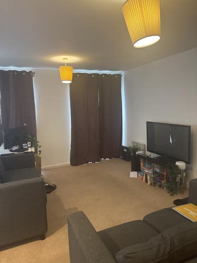 Looking for flatmate Main Photo