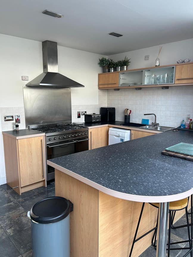 Double Room Near Ipswich Waterfront – £700 All In  Main Photo