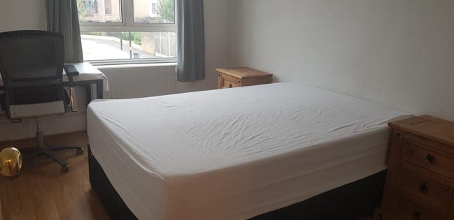 A bright, double room available Short-term  Main Photo