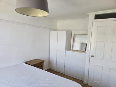 A bright, double room available Short-term  Main Photo