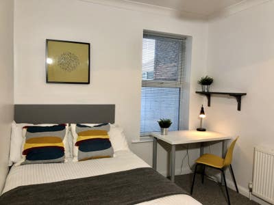 Lovely quiet shared house for professionals Main Photo