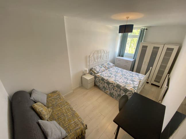 Shoreditch ! Perfect Location !  Available Now ! Main Photo