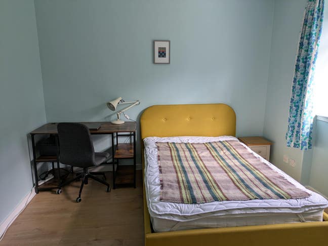 Room to rent in Merrylee Main Photo