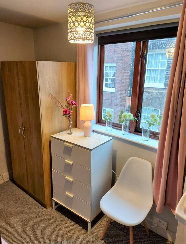Bedrooms at Parkview Residence close to station ! Main Photo