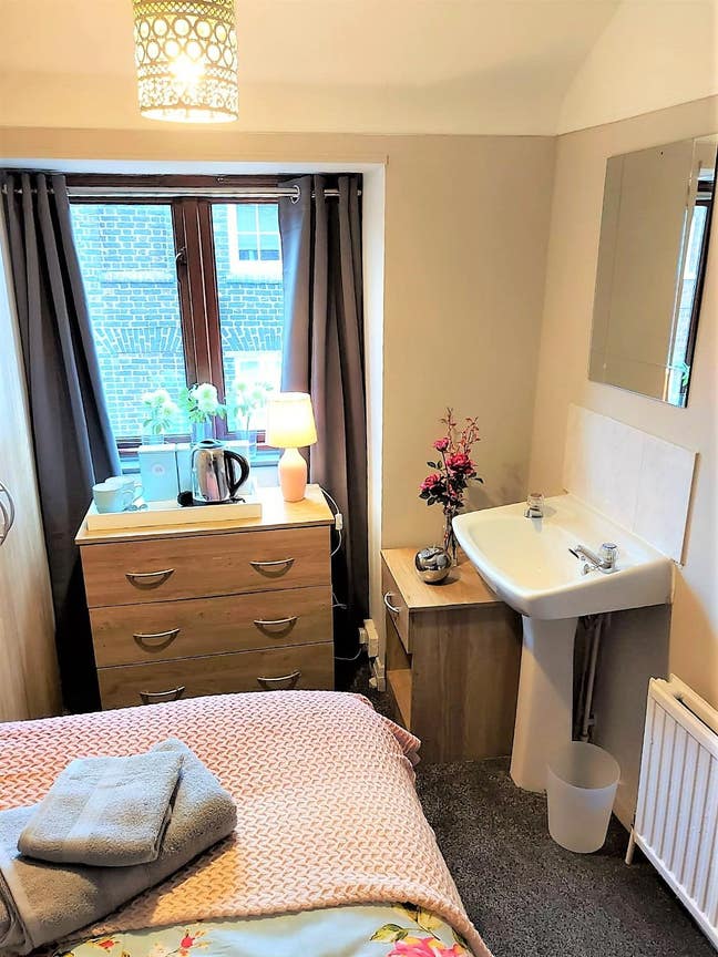 Bedrooms at Parkview Residence close to station ! Main Photo