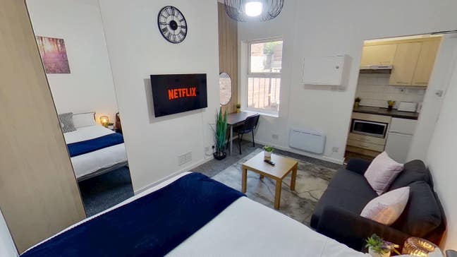Modern bedsit inc private kitchen inc Main Photo
