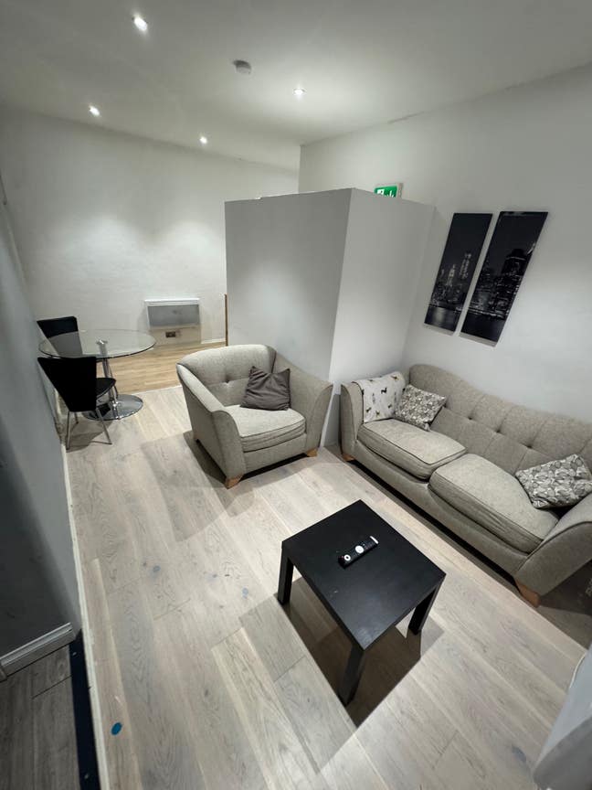 Flat to rent  Main Photo