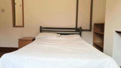1 double room available in a shared house  Main Photo