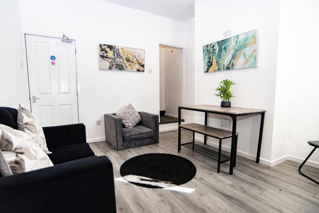 🏡 Stunning En- Suite – Modern & Stylish 🏡 Main Photo