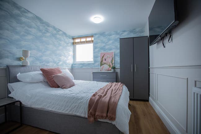 Stunning En-Suite Rooms! All Bills Included Main Photo