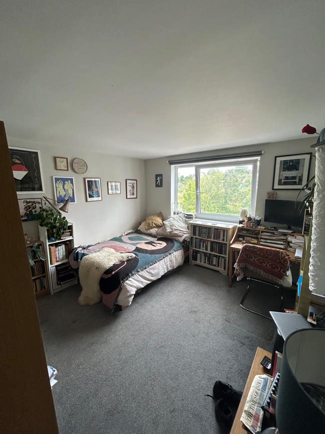 Big Bright En-Suite Double Room with Leafy Views Main Photo