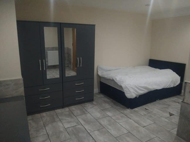 3-Bedroom Flat is available BL1 7AJ Main Photo