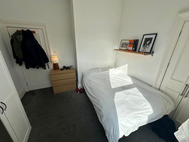 Room in Leith available Main Photo