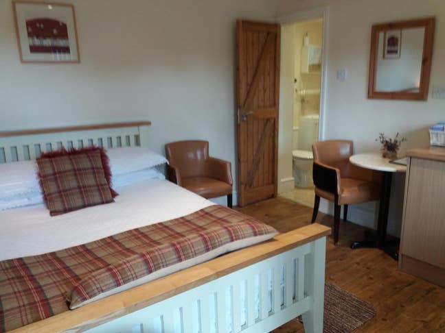 One bed studio on farm to rent Main Photo