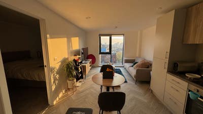 Modern 1 bed apartment in Liverpool city centre Main Photo