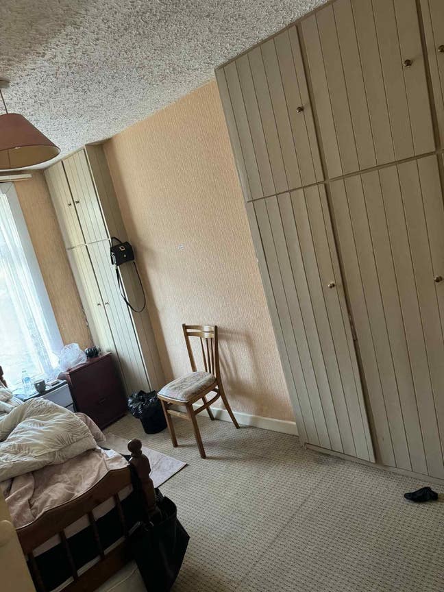 Spacious Double room available  Main Photo