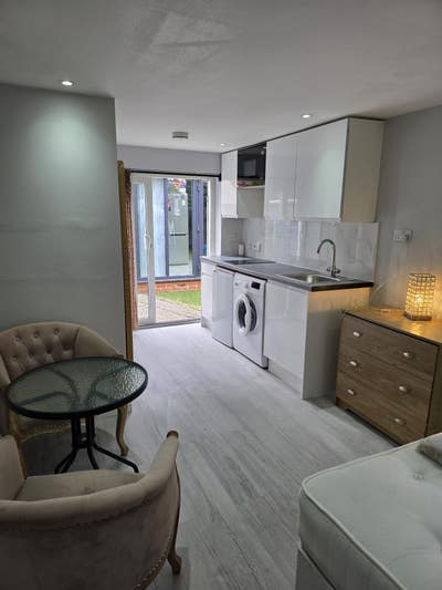 Edgware*Brand New Large Studio Flat**All Bills Inc Main Photo