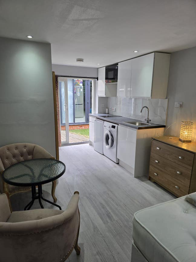 Edgware*Brand New Large Studio Flat**All Bills Inc Main Photo