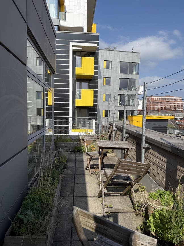 Northern Quarter room available, top floor balcony Main Photo