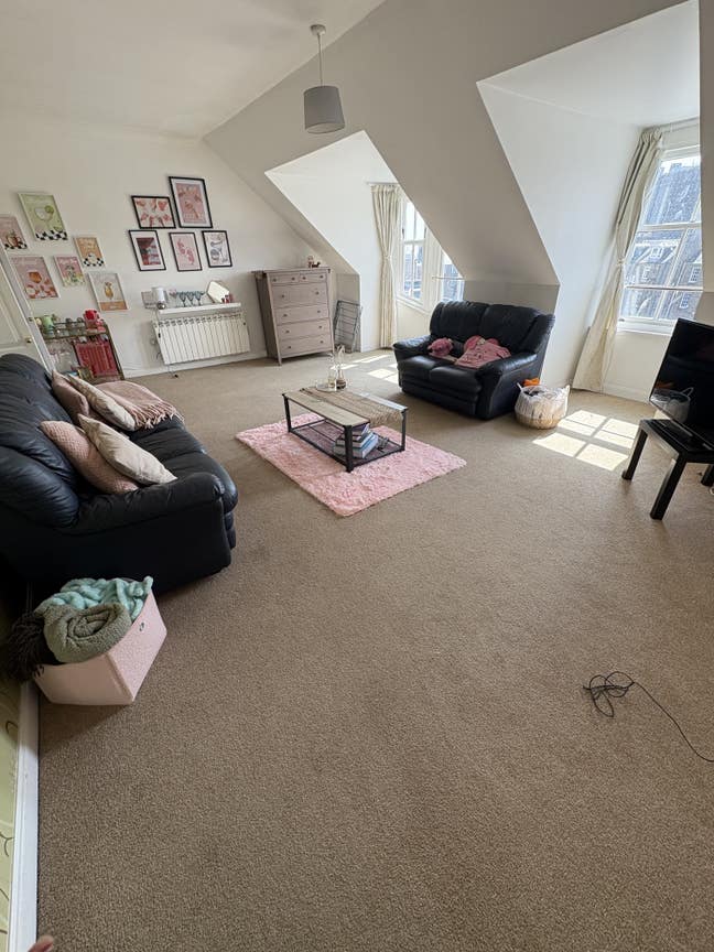 Double room, 3 bedroom flat Main Photo