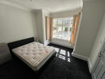 Lovely Rooms Available in Great Shelford (81H) Main Photo