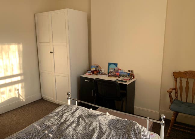 Spacious and Convenient room for Females Main Photo