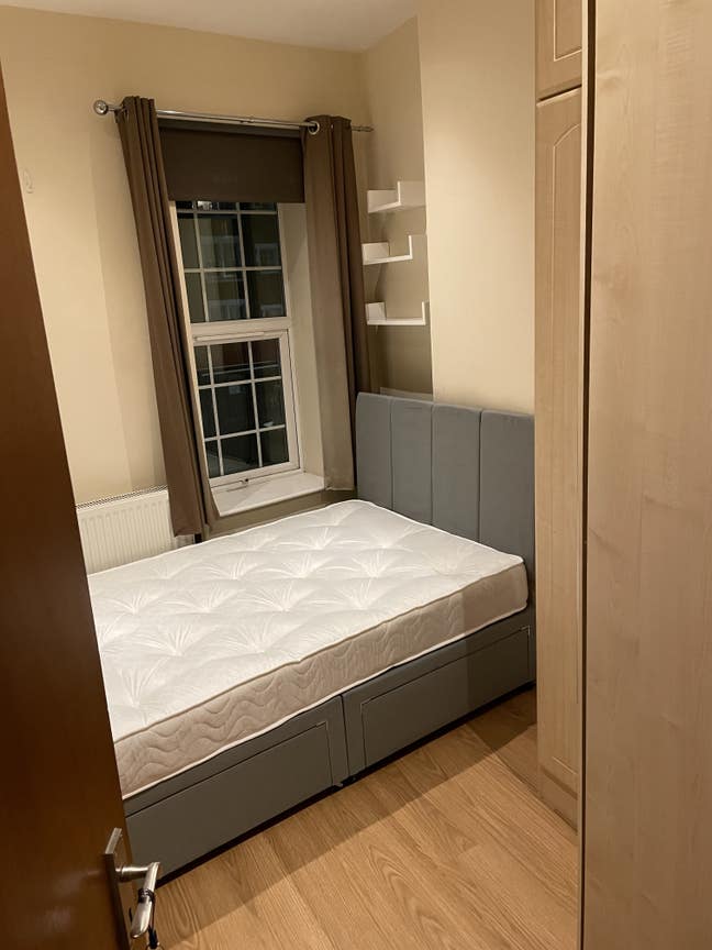 Small Double in excellent location Main Photo