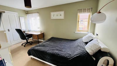 Beautiful Double En-Suite Room   Main Photo