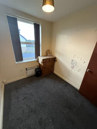 One Room Available in Bradford BD4 Area  Main Photo