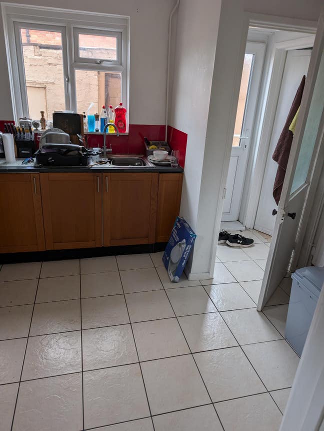 Small Room avaliable in Knowle West Main Photo