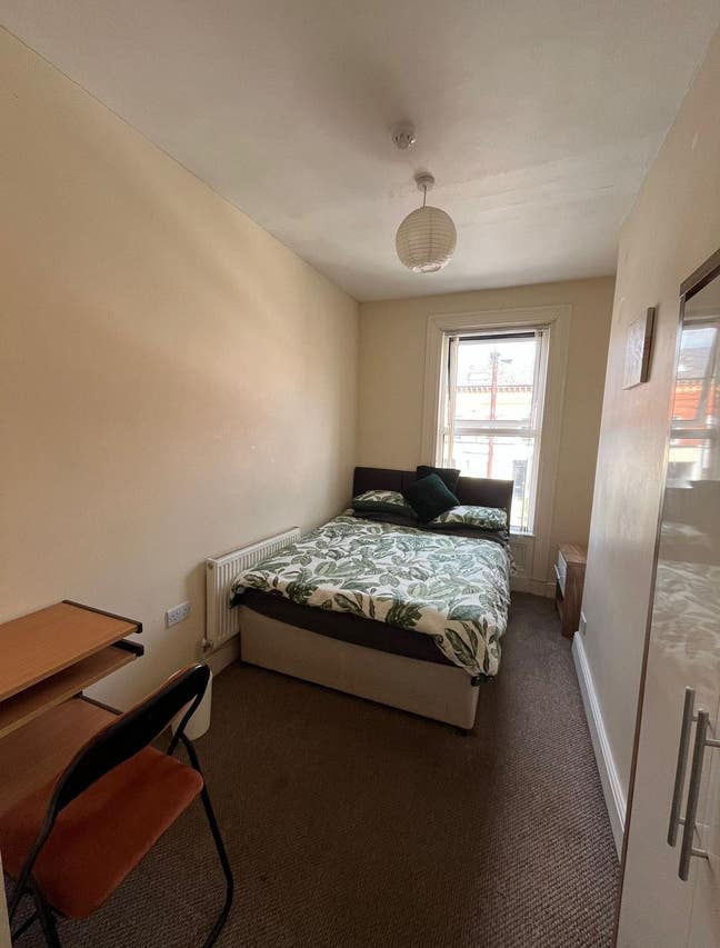 Sale on Last Room Just off Lisburn Road Main Photo