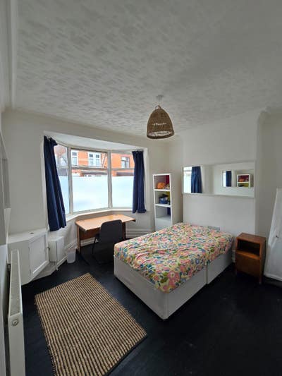 2 great sized double rooms available Loughborough  Main Photo