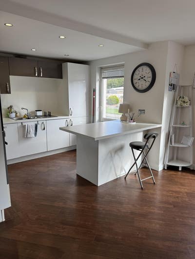 Double Room in Modern Flat - close to UoA Main Photo