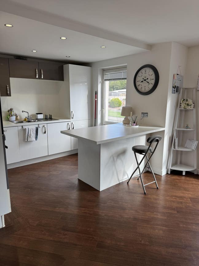 Double Room in Modern Flat - close to UoA Main Photo
