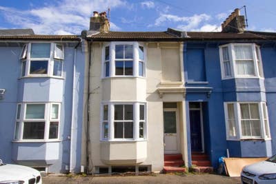 2 Double rooms available  Main Photo
